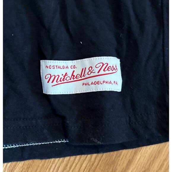 Mitchell & Ness Toronto Maple Leafs Tailored Fit T-Shirt XL Black 100% Cotton - Picture 3 of 6